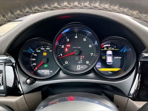 Used 2019 Porsche Macan AWD/4WD image 23