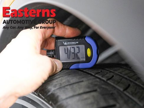 Used 2023 Mitsubishi Outlander SE image 27