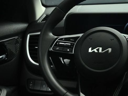 Used 2024 Kia Seltos S FWD image 42