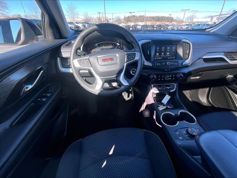 Used 2023 GMC Terrain SLE w/ Driver Convenience Package image 16