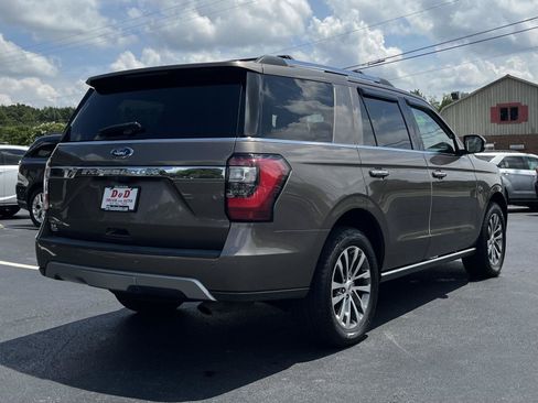 Used 2018 Ford Expedition Limited w/ Equipment Group 301A AWD/4WD image 2
