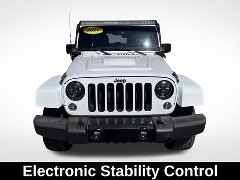 Used 2015 Jeep Wrangler Unlimited Sahara AWD/4WD image 9