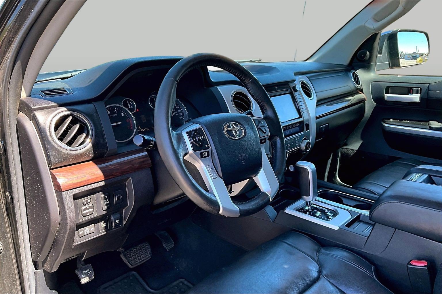 Used 2016 Toyota Tundra Limited w/ Limited Premium Package AWD/4WD image 12