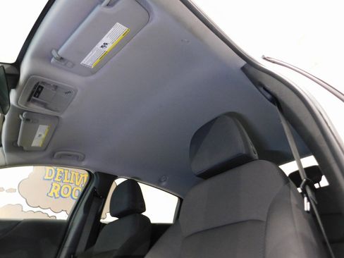 Used 2022 Chevrolet Malibu LT image 38