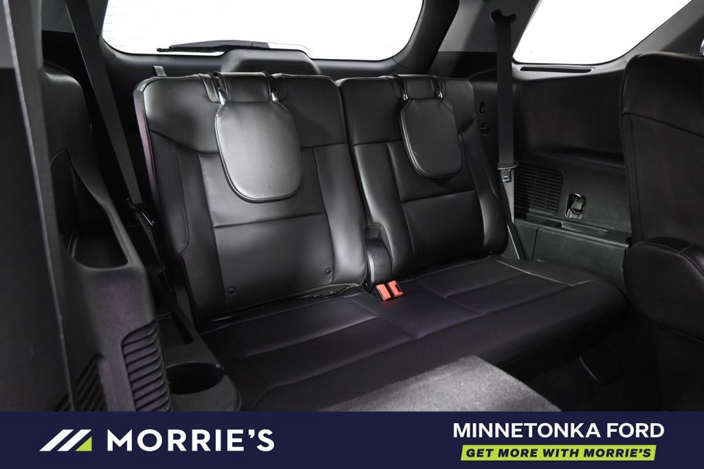 Used 2023 Ford Explorer XLT w/ Equipment Group 202A AWD/4WD image 19