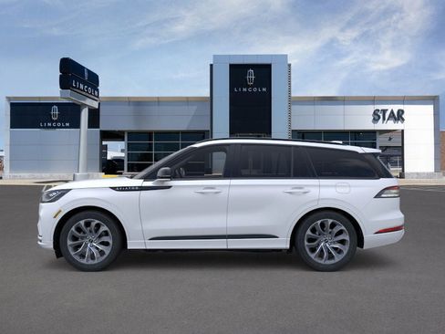 New 2026 Lincoln Aviator AWD w/ Jet Appearance Package image 3