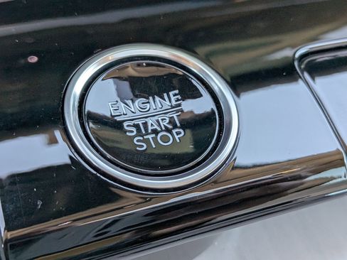 Certified 2025 Lincoln Navigator Reserve image 33