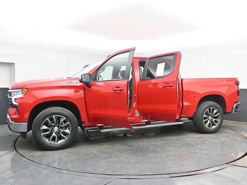 Used 2024 Chevrolet Silverado 1500 LT w/ Z71 Off-Road Package AWD/4WD image 50