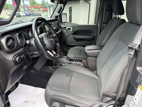 Used 2019 Jeep Wrangler Sport AWD/4WD image 10