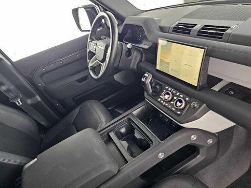 Used 2023 Land Rover Defender 130 S image 11