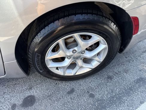 Used 2018 Chrysler Pacifica Touring Plus w/ Tire & Wheel Group image 21