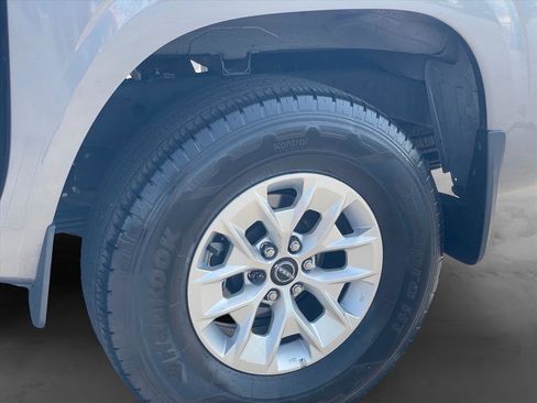 Used 2024 Nissan Frontier SV AWD/4WD image 27