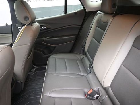 Used 2025 Chevrolet Trax ACTIV w/ Sunroof Package FWD image 22