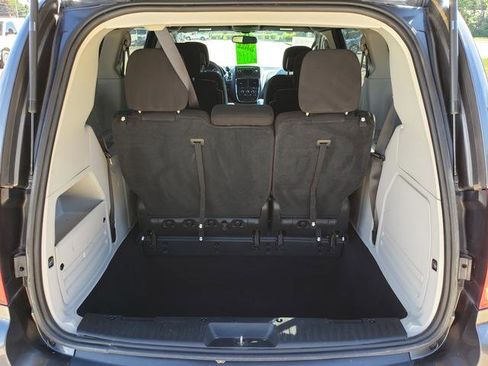 Used 2016 Dodge Grand Caravan SE image 5
