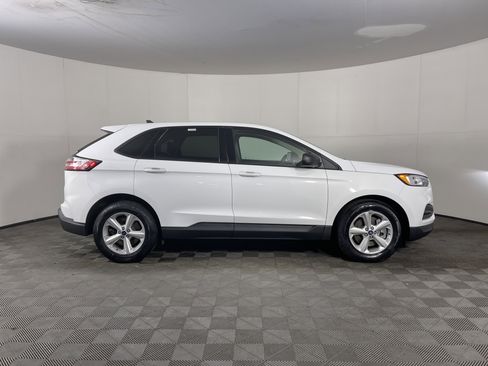 Used 2022 Ford Edge SE image 5