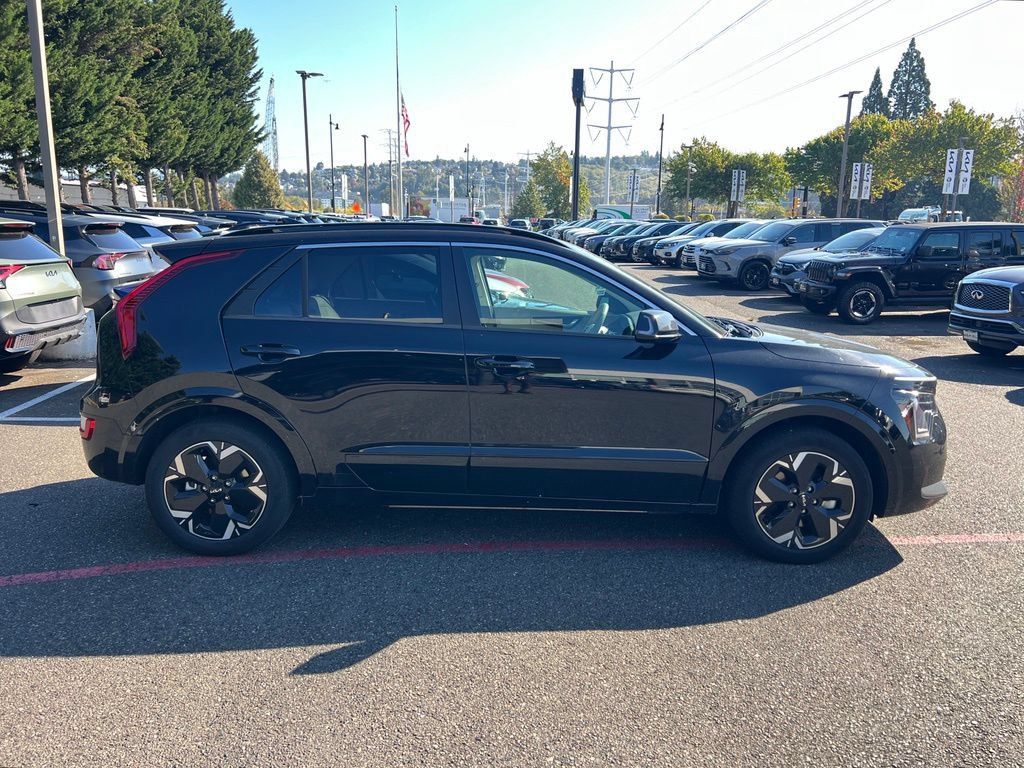 Certified 2023 Kia Niro Wind w/ Wind Preserve Package FWD image 6