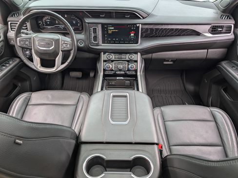 Used 2023 GMC Yukon XL Denali AWD/4WD image 26