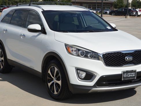 Used 2016 Kia Sorento EX w/ EX Premium Package FWD image 3