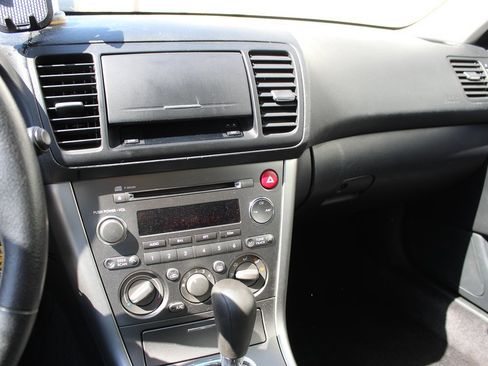Used 2006 Subaru Outback 2.5i AWD/4WD image 8