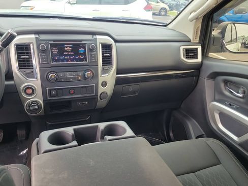 Used 2019 Nissan Titan SV AWD/4WD image 22