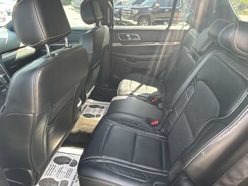 Used 2017 Ford Explorer Platinum AWD/4WD image 18