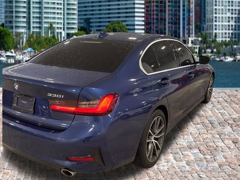 Used 2022 BMW 330i Sedan w/ Convenience Package RWD image 3