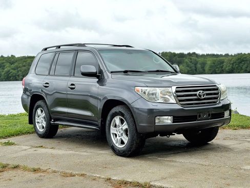 Used 2011 Toyota Land Cruiser w/ Upgrade Pkg AWD/4WD image 2