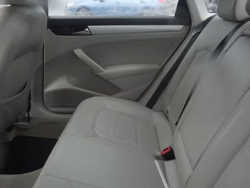 Used 2012 Volkswagen Passat TDI SE FWD image 8