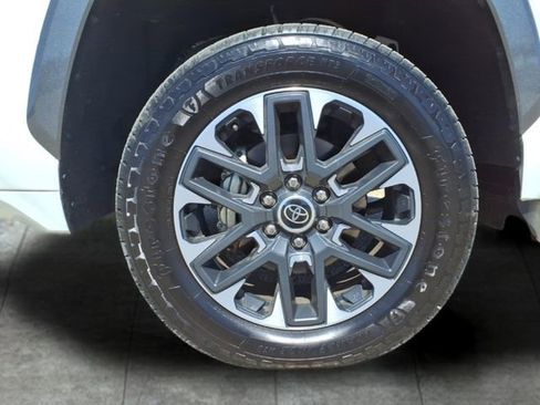 Used 2022 Toyota Tundra Limited image 9