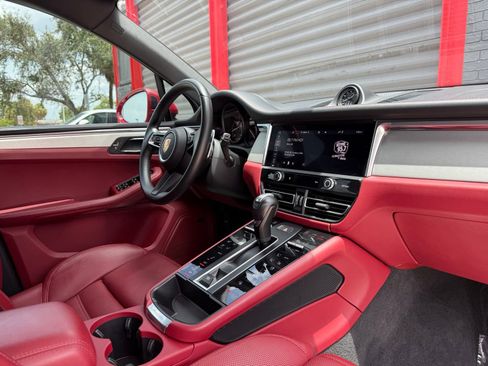 Used 2023 Porsche Macan GTS AWD/4WD image 34