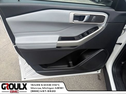 Used 2022 Ford Explorer XLT w/ Equipment Group 202A AWD/4WD image 11