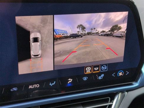 New 2026 Chevrolet Equinox EV LT FWD image 17