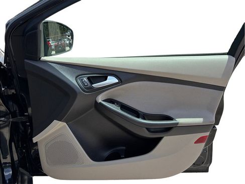 Used 2016 Ford Focus SE FWD image 31