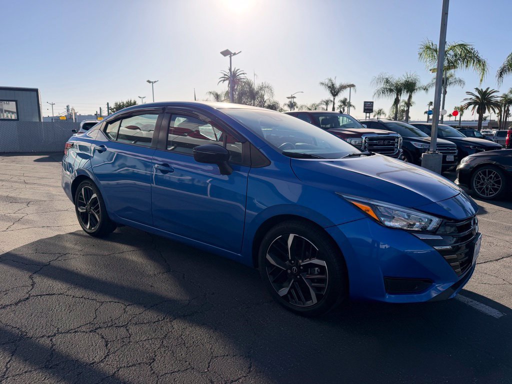 Used 2024 Nissan Versa SR FWD image 5