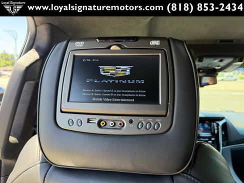 Used 2015 Cadillac Escalade ESV Platinum AWD/4WD image 23