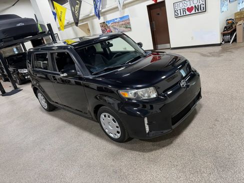 Used 2015 Scion xB FWD image 13