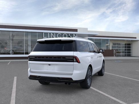 New 2026 Lincoln Navigator Reserve AWD/4WD image 8