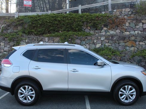 Used 2015 Nissan Rogue SV AWD/4WD image 5