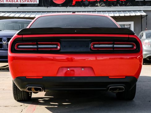 Used 2021 Dodge Challenger SXT w/ Blacktop Package image 9