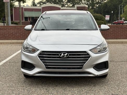 Used 2021 Hyundai Accent SE FWD image 3