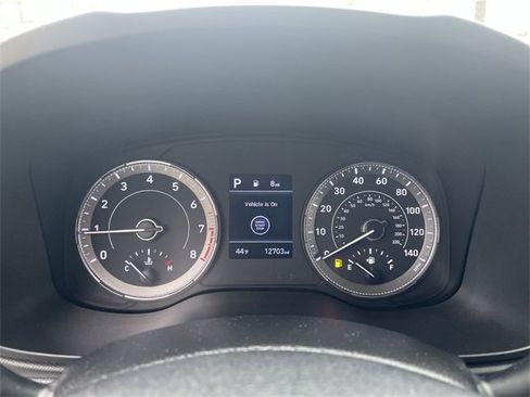 Used 2022 Hyundai Venue Limited image 11