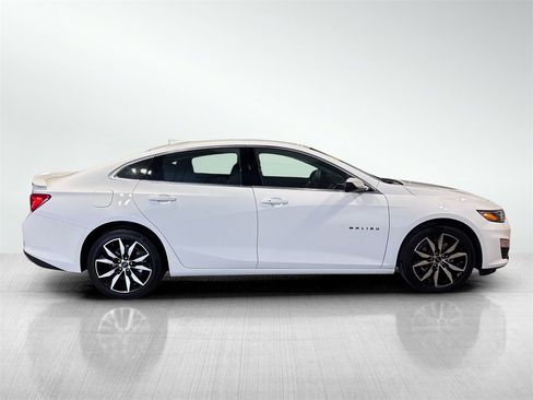 Used 2022 Chevrolet Malibu RS image 4