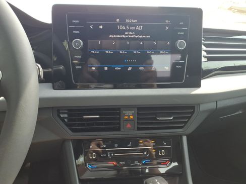 New 2026 Volkswagen Jetta SE FWD image 13