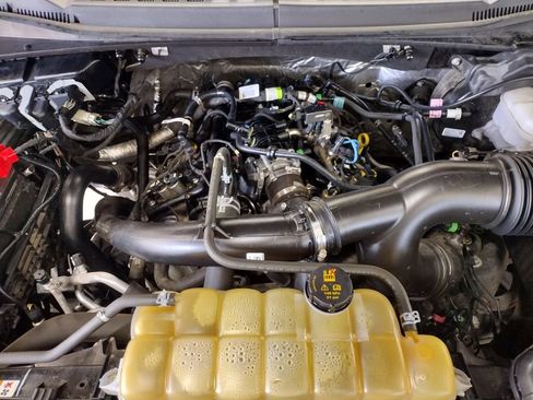 Used 2020 Ford F150 XLT w/ Equipment Group 302A Luxury image 7