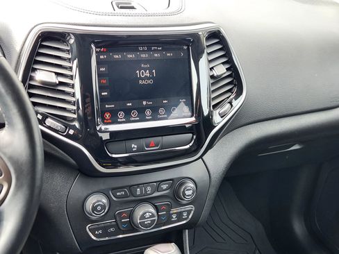 Used 2019 Jeep Cherokee Limited image 33