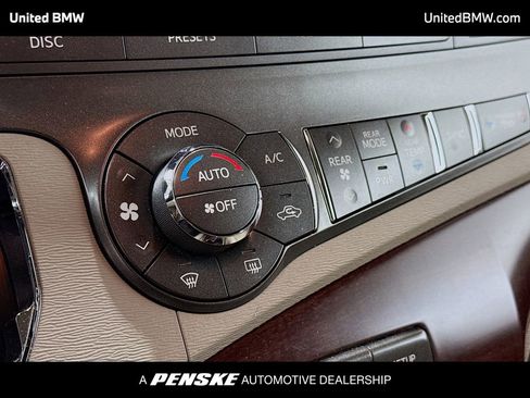 Used 2011 Toyota Sienna XLE image 10