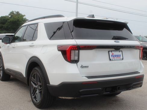 New 2026 Ford Explorer ST-Line w/ ST-Line Street Pack RWD image 10