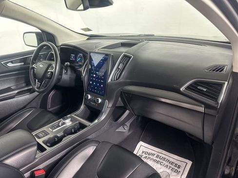 Used 2022 Ford Edge Titanium w/ Equipment Group 301A image 13