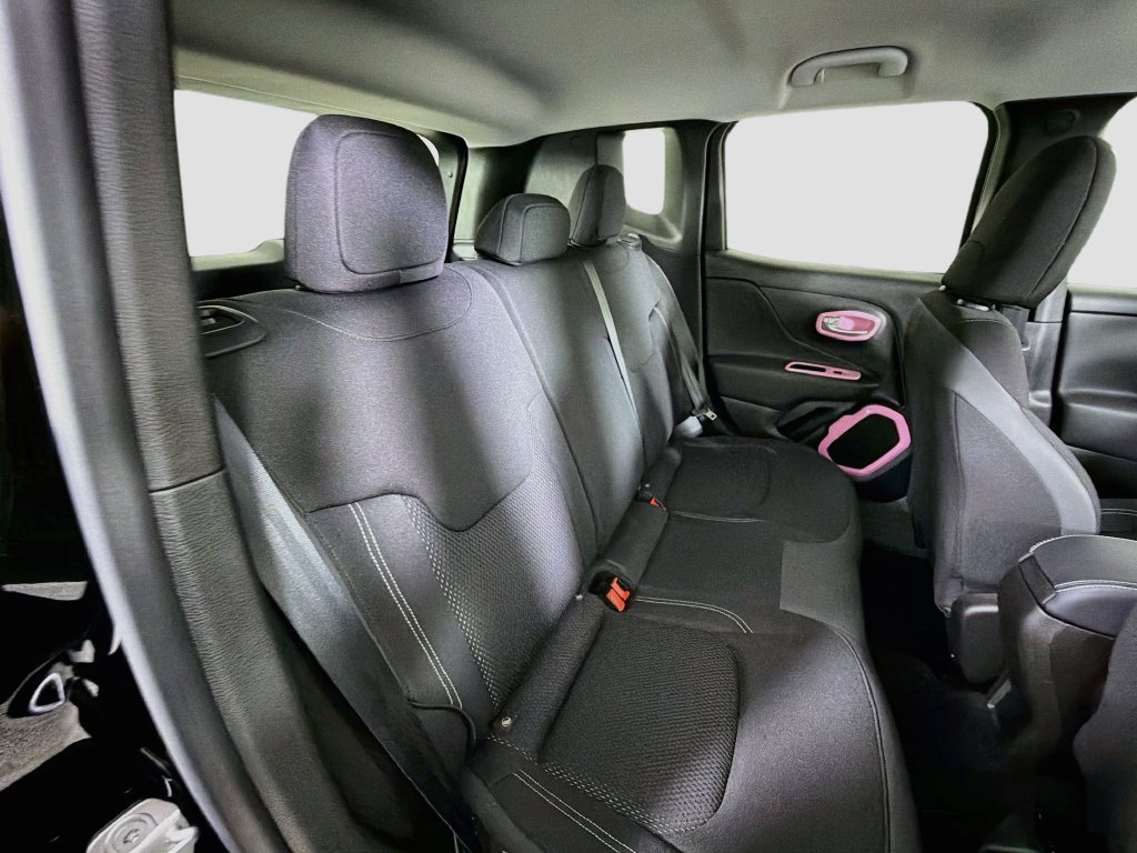 Used 2023 Jeep Renegade Latitude w/ Premium Group AWD/4WD image 29