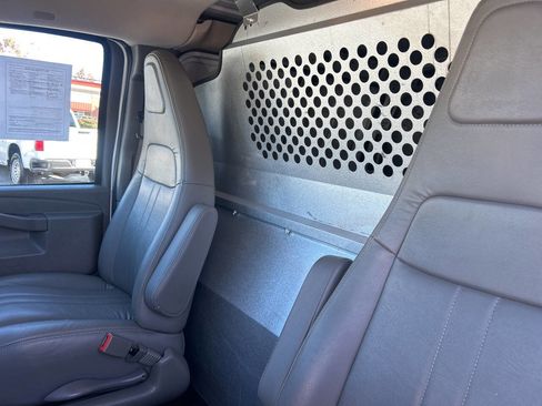 Used 2018 Chevrolet Express 2500 w/ Driver Convenience Package image 17